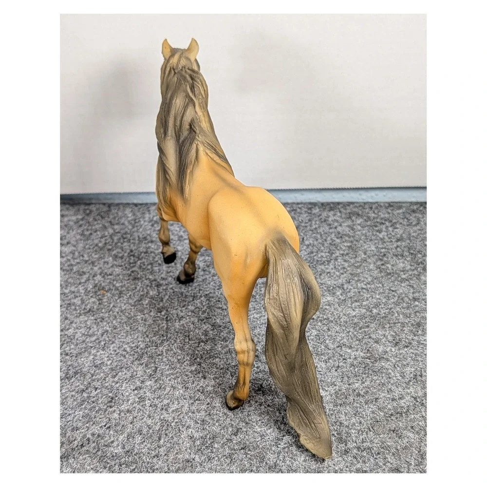 Breyer Classic Series Masteno Horse Red Dun Mustang Model 1992-1998 Vintage 7